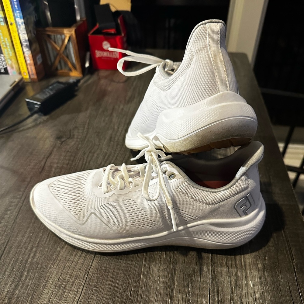 Like New FootJoy Women's Flex Golf Shoes 95764 White 7.5M